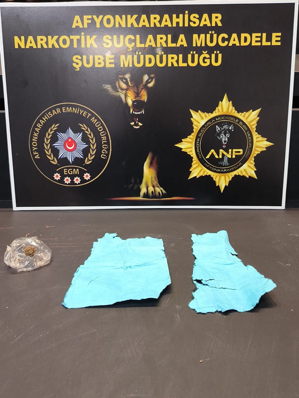 Afyonkarahisar’da uyuşturucu operasyonunda yakalanan 13 şüpheliden 4’ü tutuklandı. İl Emniyet