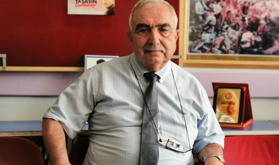
Atatürkçü Düşünce Derneği Afyonkarahisar Şube Başkanı Veli Cengiz, derneğin çalışmalarıyla