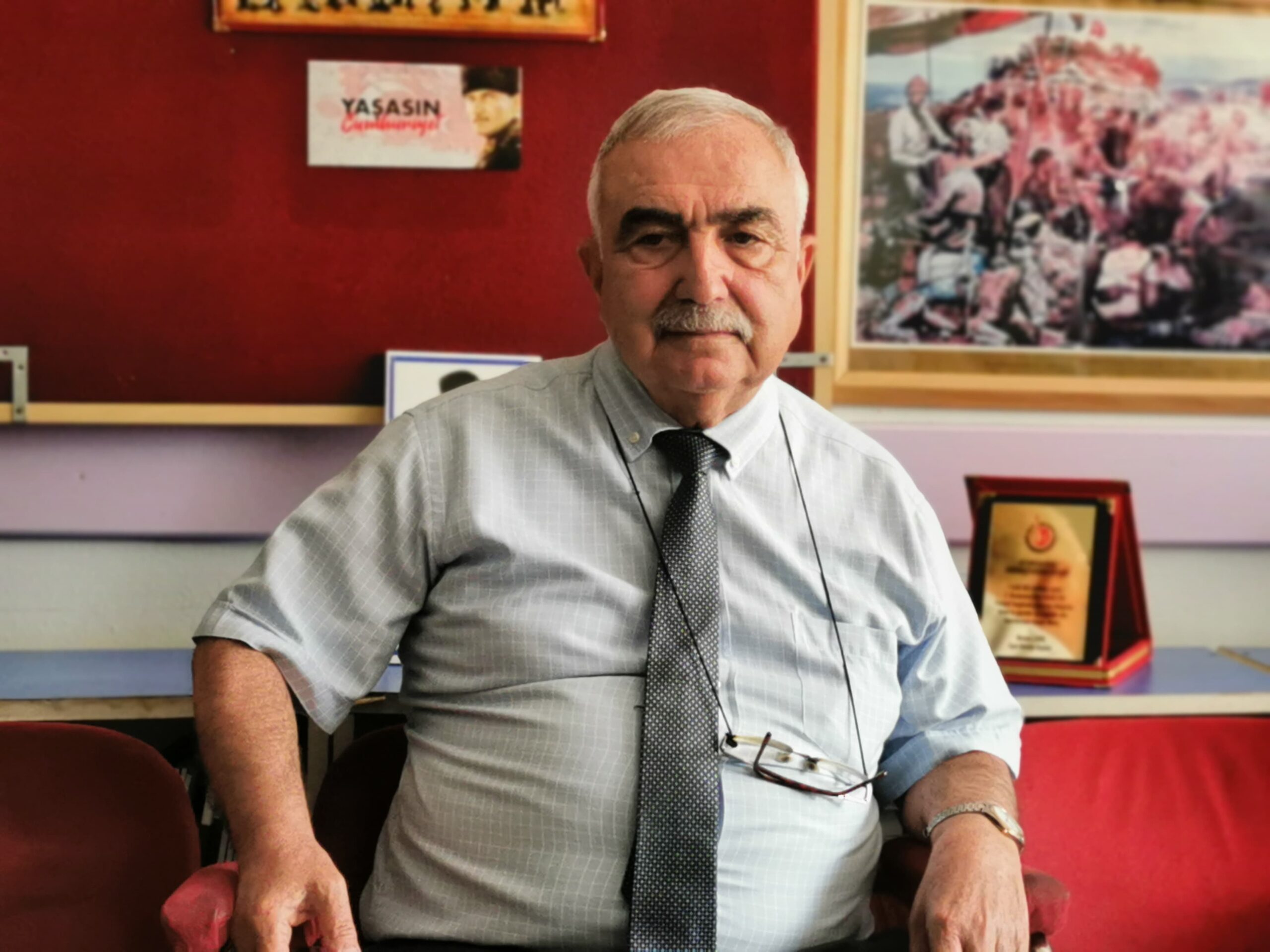 
Atatürkçü Düşünce Derneği Afyonkarahisar Şube Başkanı Veli Cengiz, derneğin çalışmalarıyla