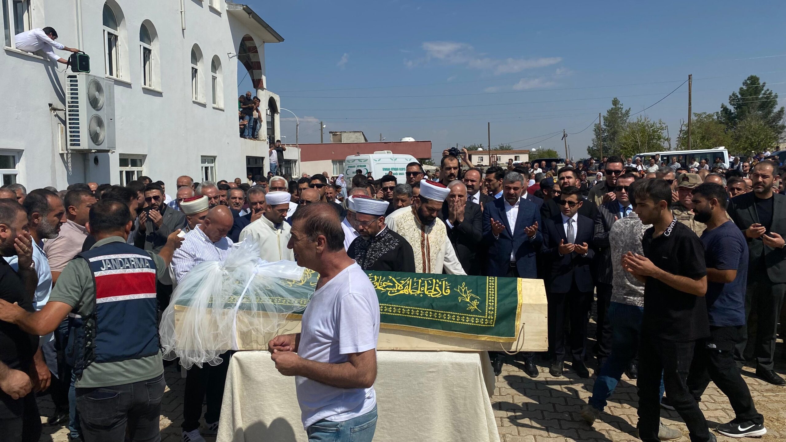 
Diyarbakır Bağlar ilçesinin Tavşantepe Mahallesi'nde yaşayan ve Kur'an kursundan dönüşünde