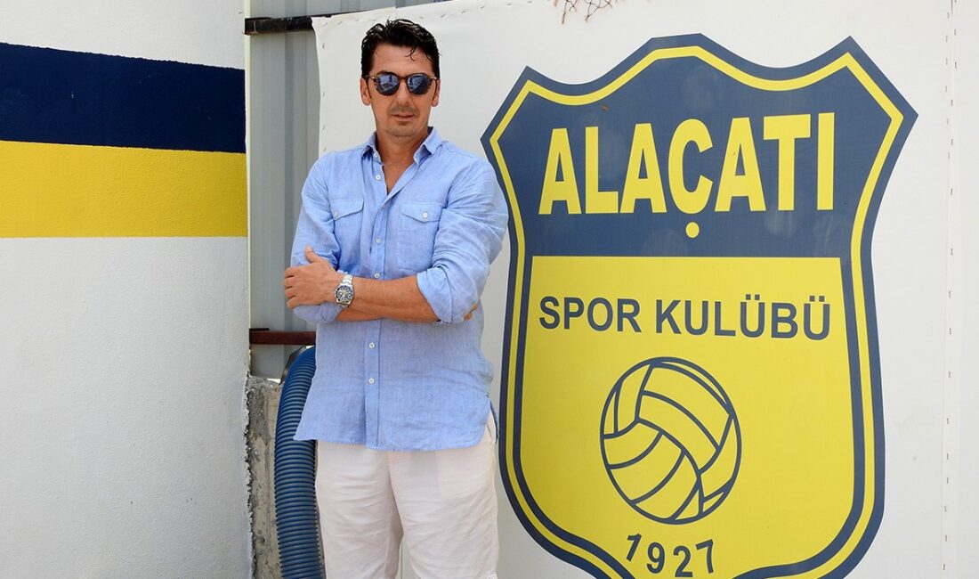 Alaçatıspor Kulübü, 15 Eylül Stadı'nda gerçekleştirdiği olağanüstü genel kurul toplantısında,