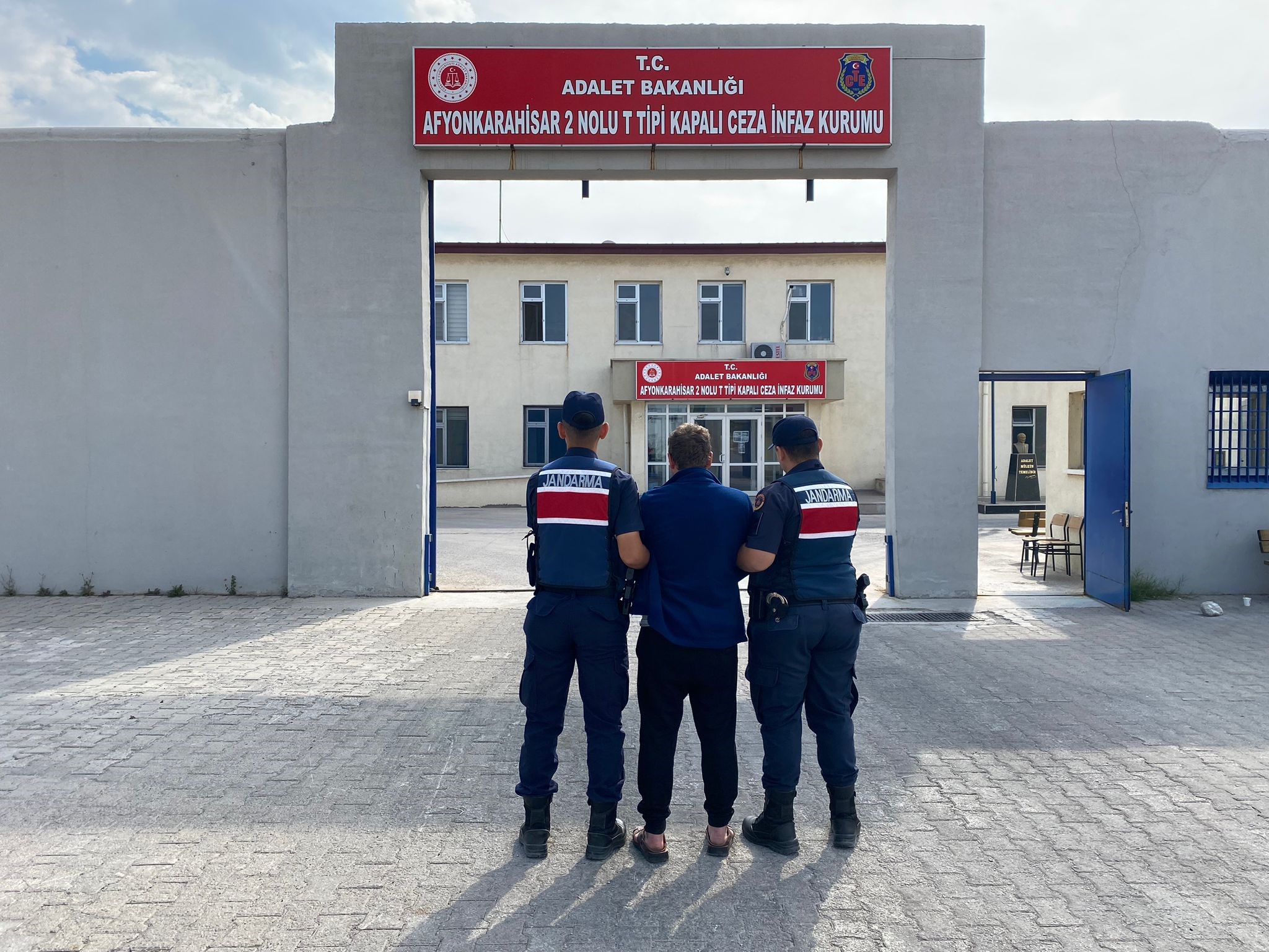 Afyonkarahisar İl Jandarma Komutanlığı ekipleri hakkında 5 yıl 3 ay