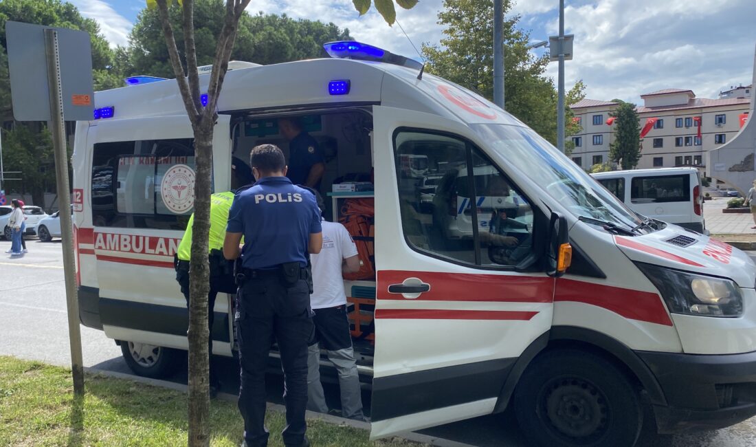 Ordu'nun Ünye ilçesinde meydana gelen trafik kazasında, bir kadın yaya