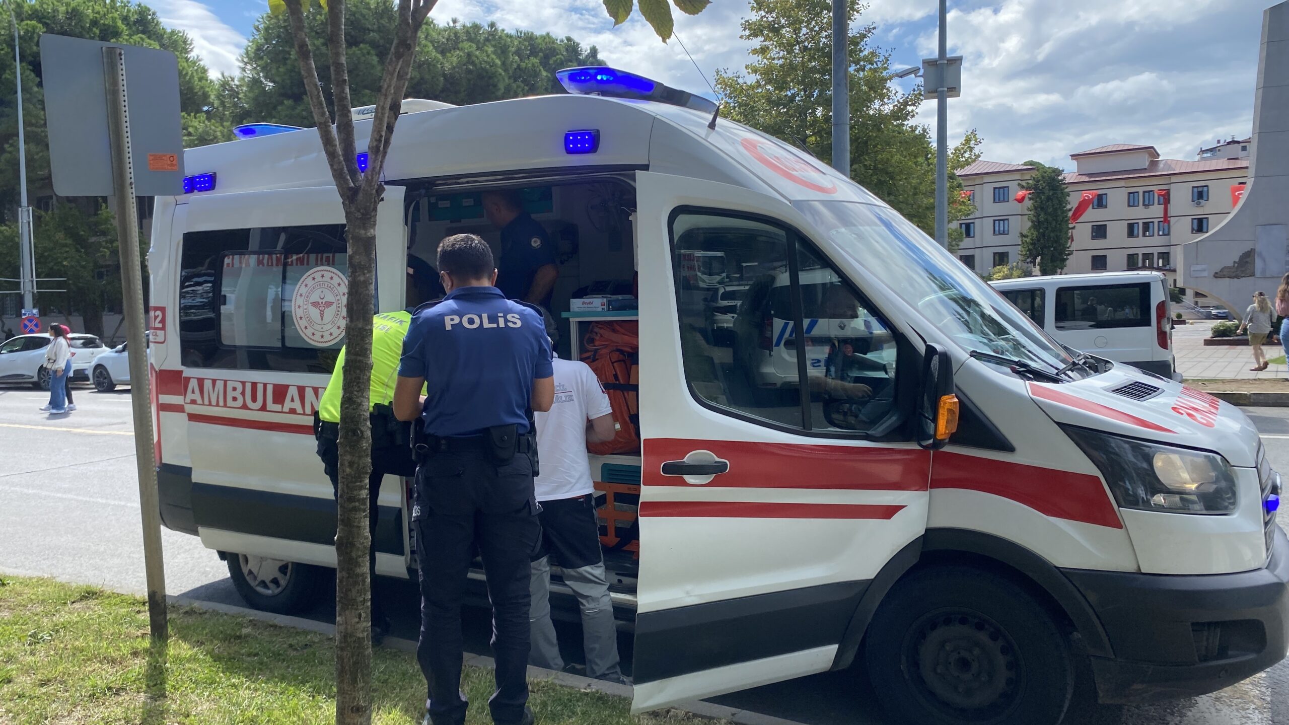 Ordu'nun Ünye ilçesinde meydana gelen trafik kazasında, bir kadın yaya