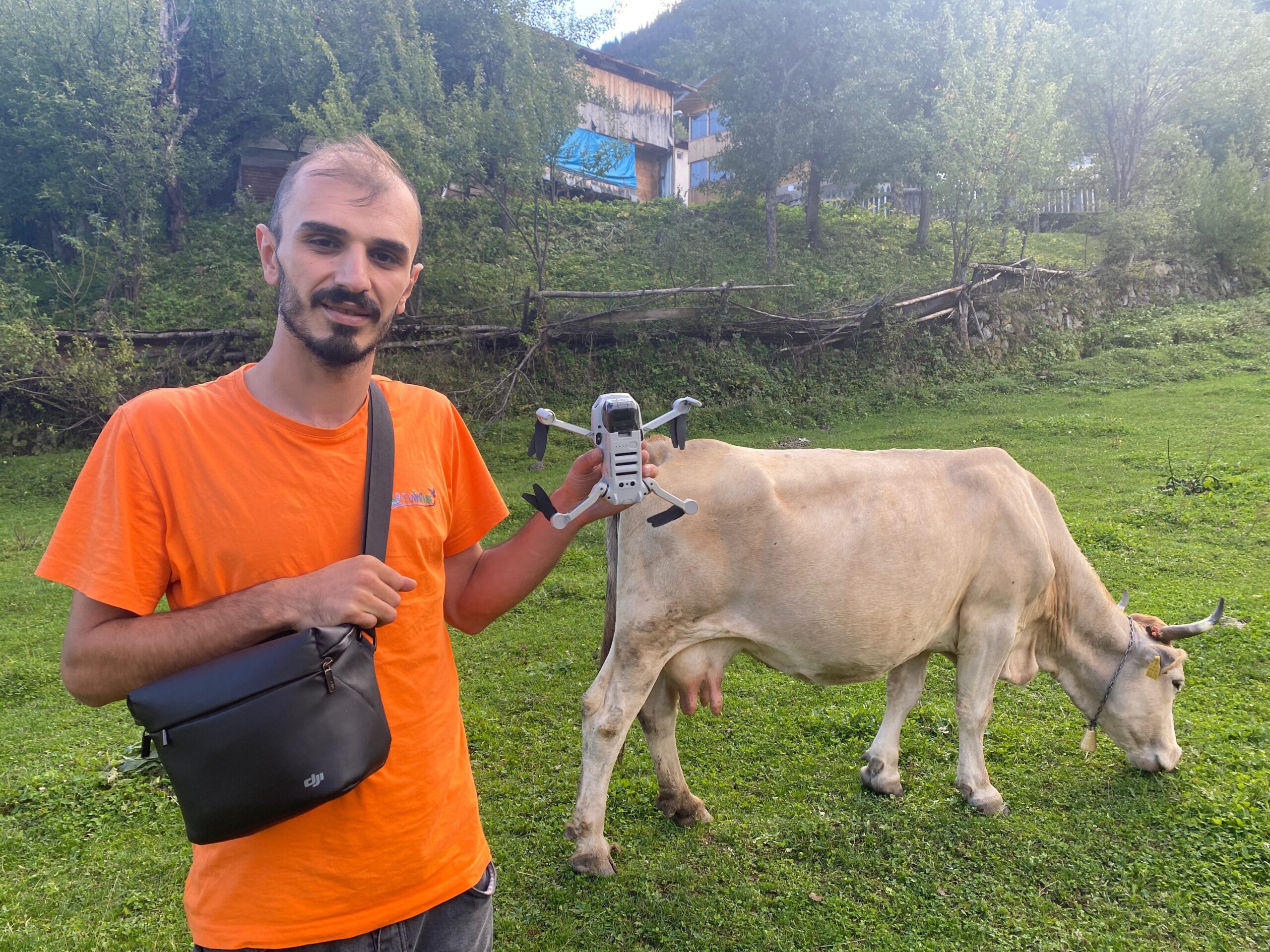 Artvin'in Şavşat ilçesine bağlı Meydancık köyünde yaşayan 24 yaşındaki içerik