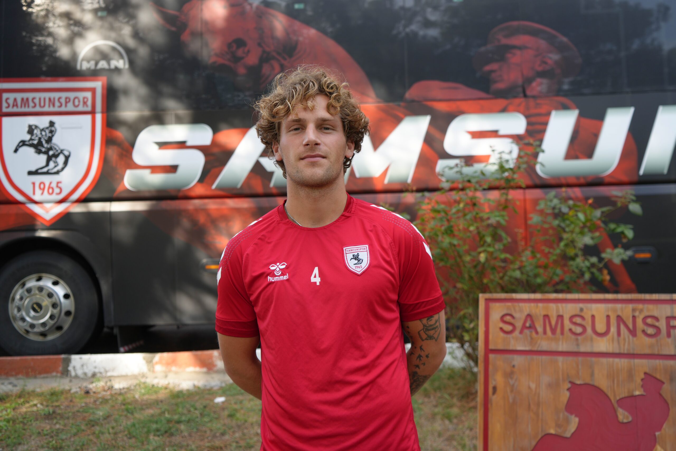 Samsunspor’un yıldız orta saha oyuncusu Carlo Holse, maç kazandıkça kendilerine