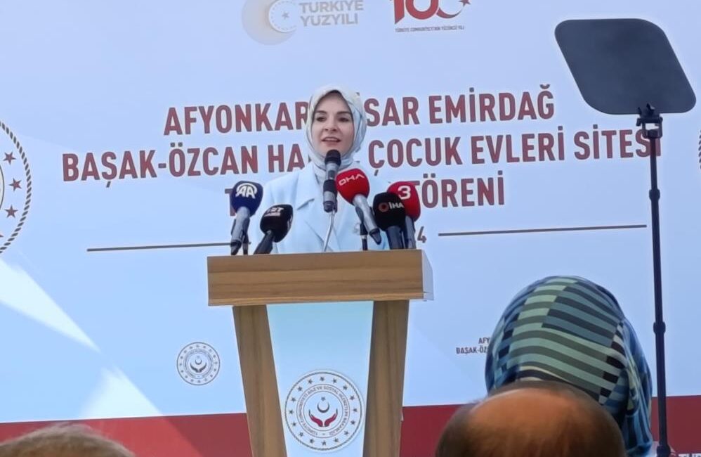 Aile ve Sosyal Hizmetler Bakanı Mahinur Özdemir Göktaş, bakanlığın çocuklarla