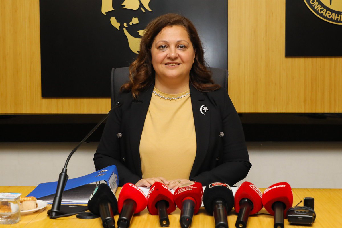 Belediye Başkanı Burcu Köksal, AK Parti Tanıtım ve Medya Başkanı