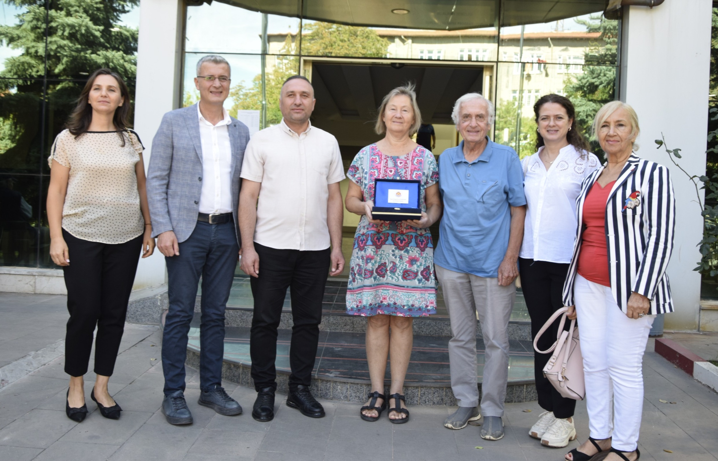   İngiltere’den bir heyet Afyonkarahisar’a geldi. İngiliz Nöroloji Uzmanı Doktor