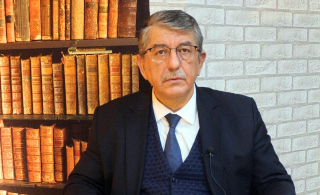 Kanal 3 Televizyonu’nda yayımlanan Objektif programında gazeteciler İsmail Akar, Hakan