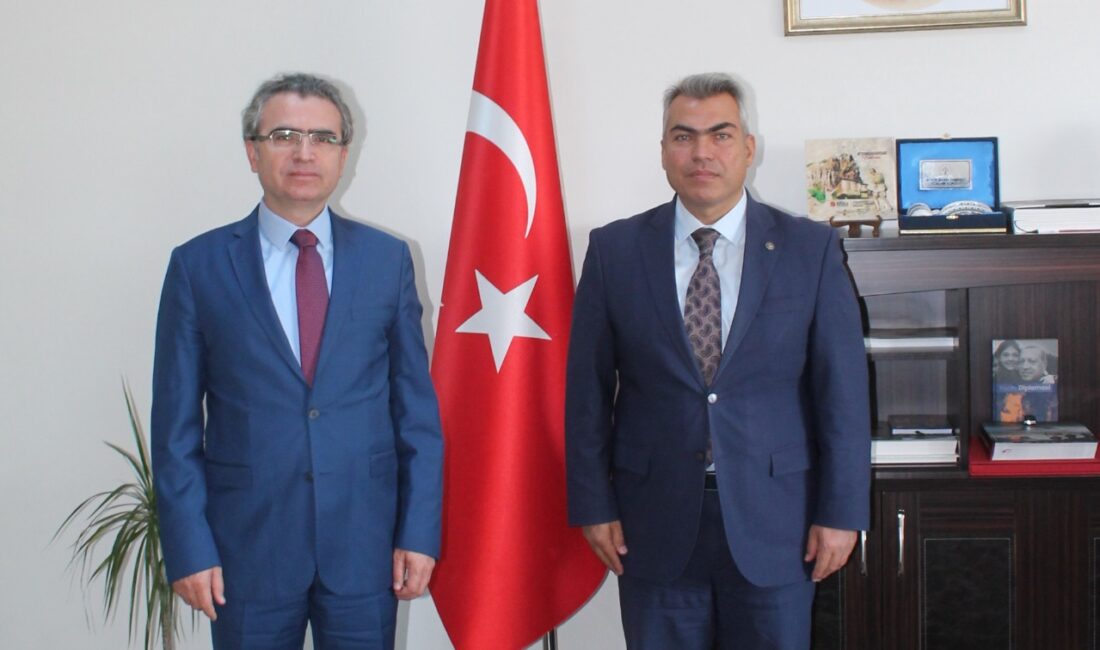 Başsavcı Karabacak’tan, Bölge Müdürü Ülgen’e ziyaret Afyonkarahisar Cumhuriyet Başsavcısı Fatih Karabacak, Cumhurbaşkanlığı İletişim Başkanlığı Bölge Müdürlüğünü