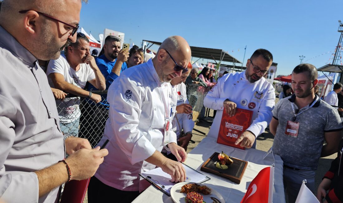 Uluslararası Gastro Afyon Festivali kapsamında liseler arası yemek yarışmasında genç