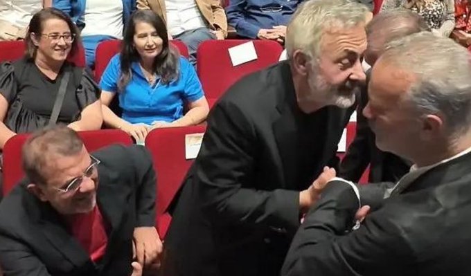 Levent Özdilek ve Mehmet Aslantuğ arasında neler oluyor? Adana’nın kültürel incisi Altın Koza Film Festivali, 31. yılında unutulmaz