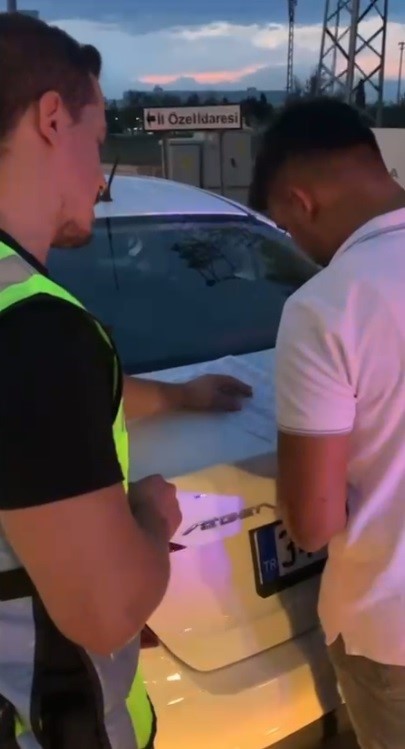 "Afyonkarahisar'da Trafik Denetiminde Ceza Yağmuru: 342 Araçtaki Kuralları Hiçe Sayan
