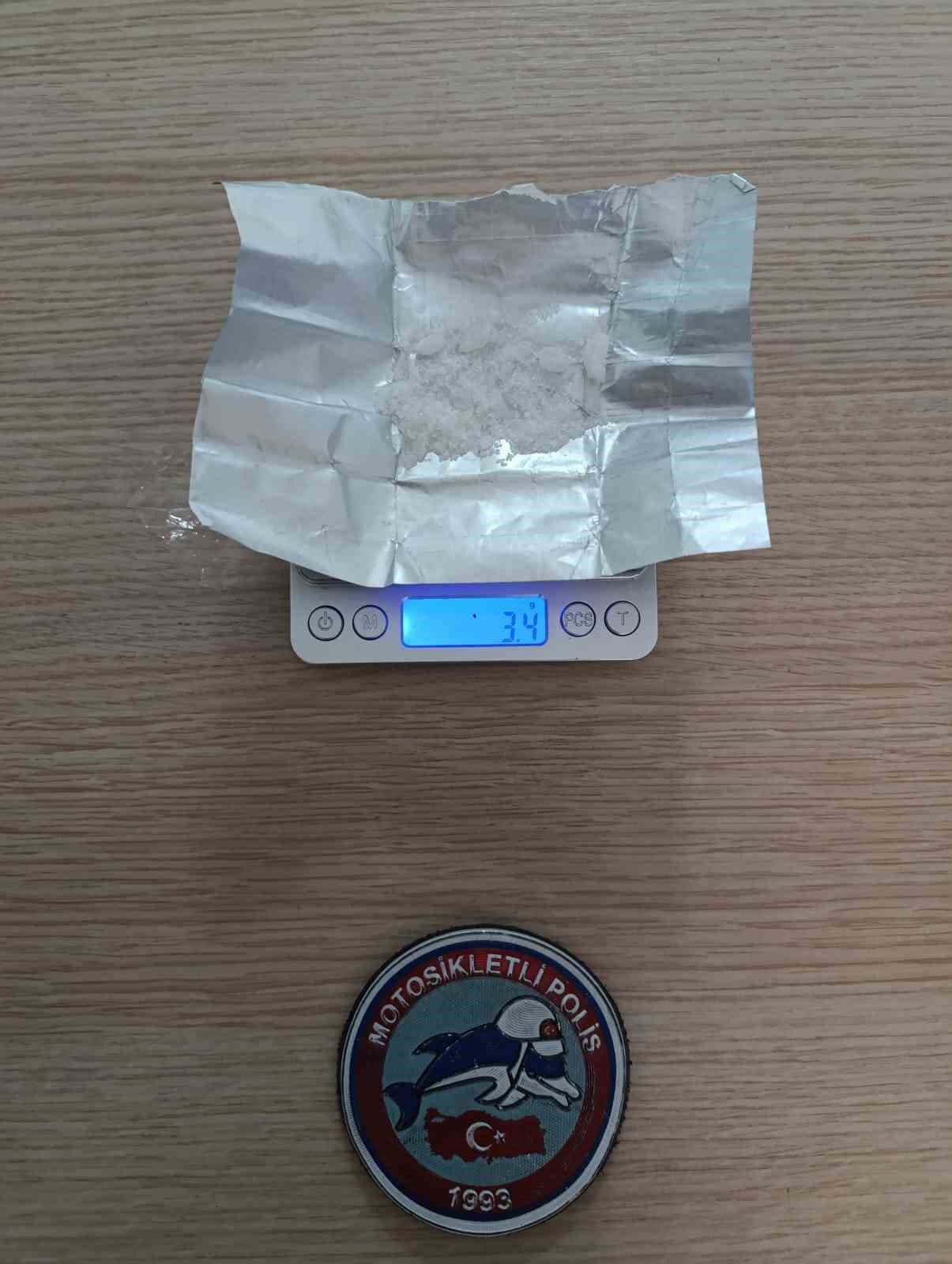 Afyonkarahisar'da yaşanan olayda, cezaevi firarisinin kaçış serüveni karıştığı bir trafik
