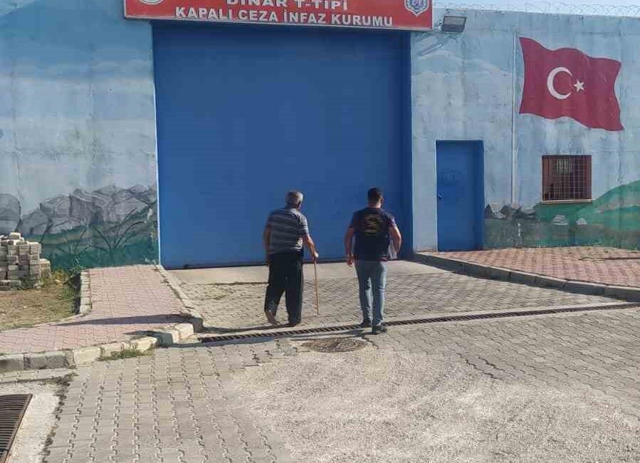Afyonkarahisar İl Jandarma Komutanlığına ekipler hakkında 5 yıl 5 ay