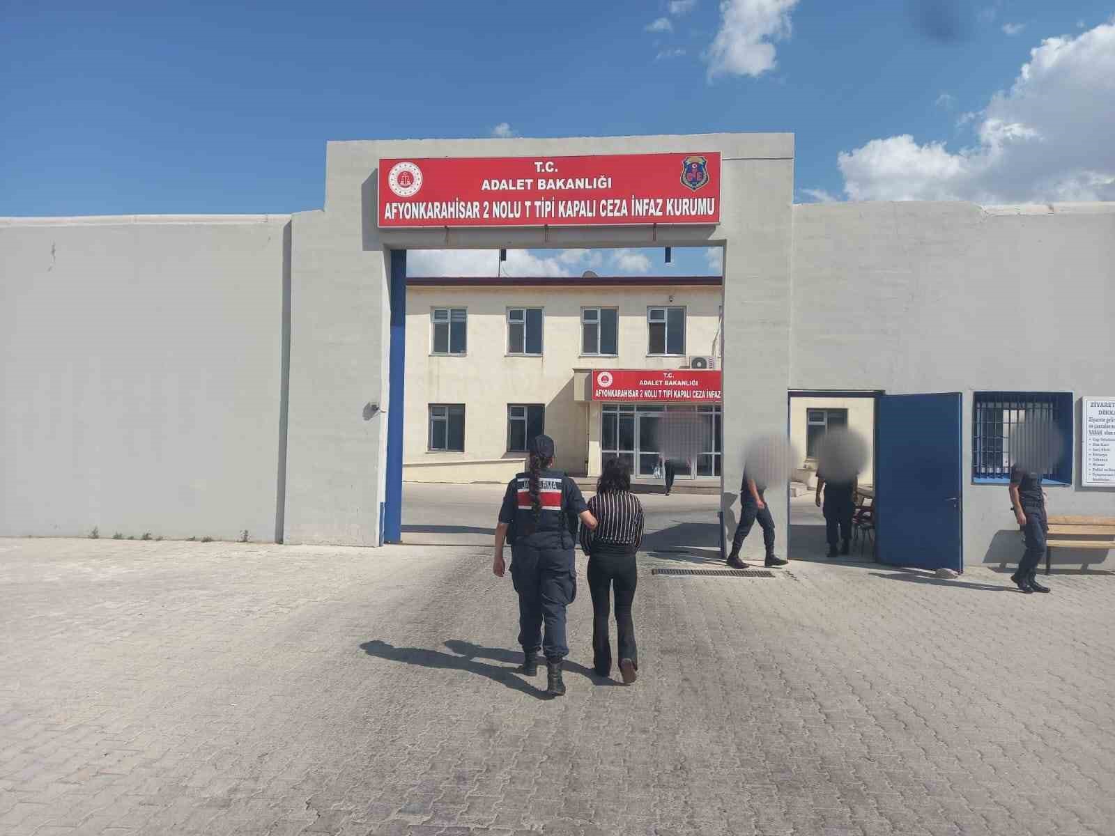 Afyonkarahisar'da hakkında iki ayrı suç kaydı ve toplam 2 yıl