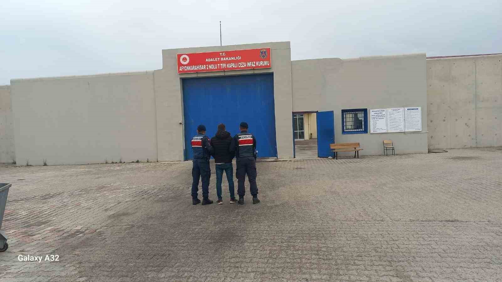 Afyonkarahisar’da uyuşturucu kullanma ve ticareti yapma suçundan 5 yıl hapis