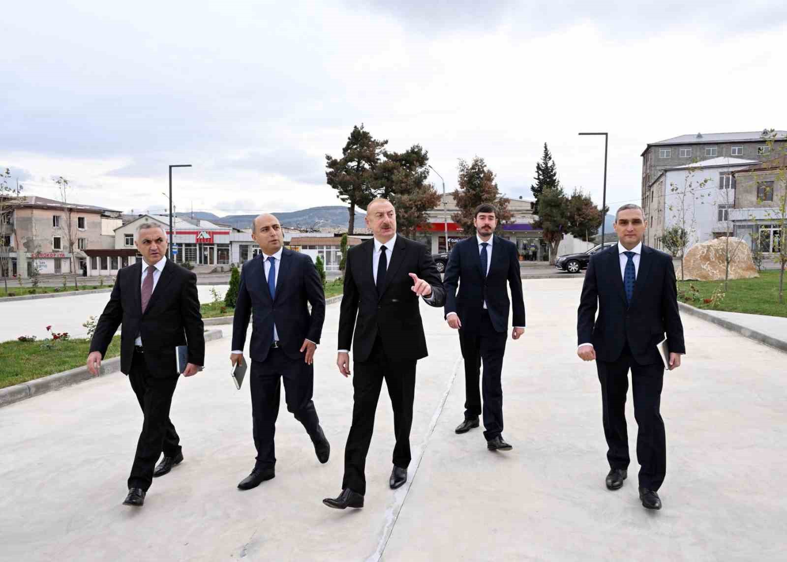 Azerbaycan Cumhurbaşkanı İlham Aliyev, işgalden kurtarılan Hankendi’ndeki Karabağ Üniversitesi’nin açılış