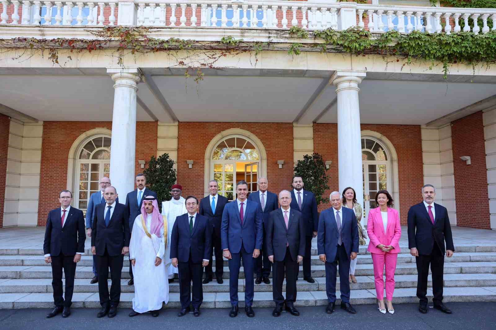 Dışişleri Bakanı Hakan Fidan, İspanya’nın başkenti Madrid’de İspanya Başbakanı Pedro