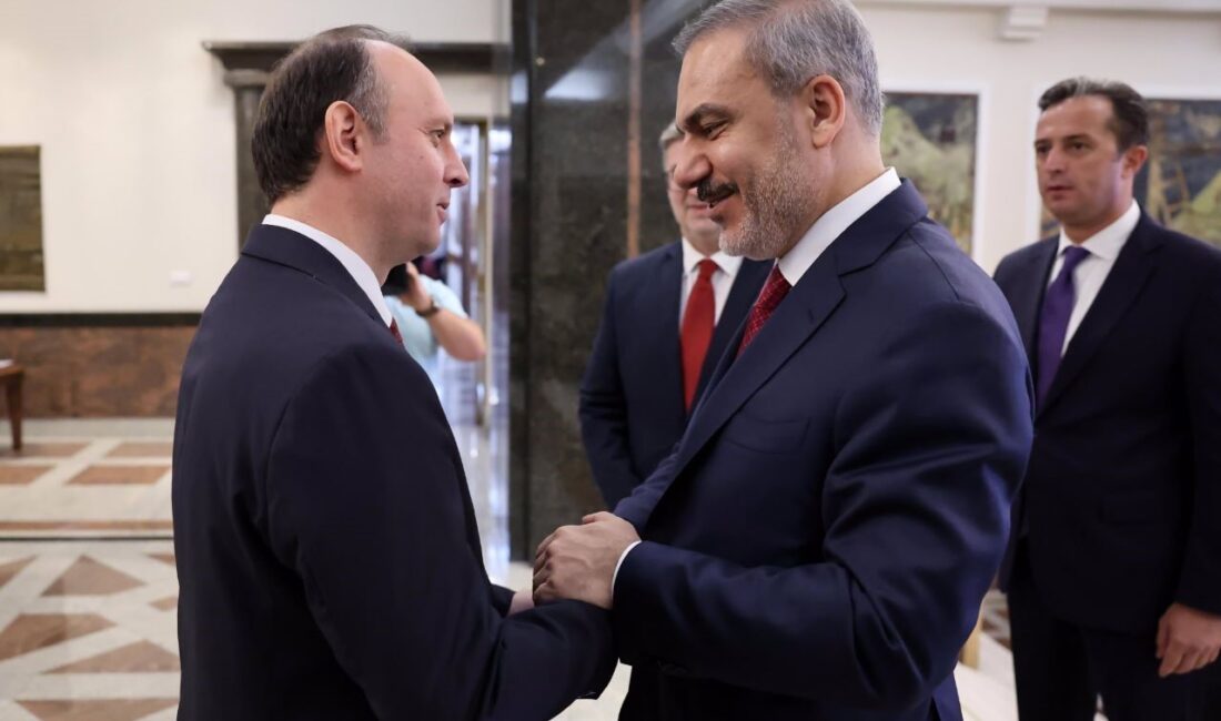 Dışişleri Bakanı Hakan Fidan, temaslarda bulunmak üzere geldiği Kuzey Makedonya’nın