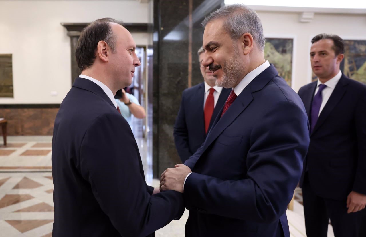 Dışişleri Bakanı Hakan Fidan, temaslarda bulunmak üzere geldiği Kuzey Makedonya’nın