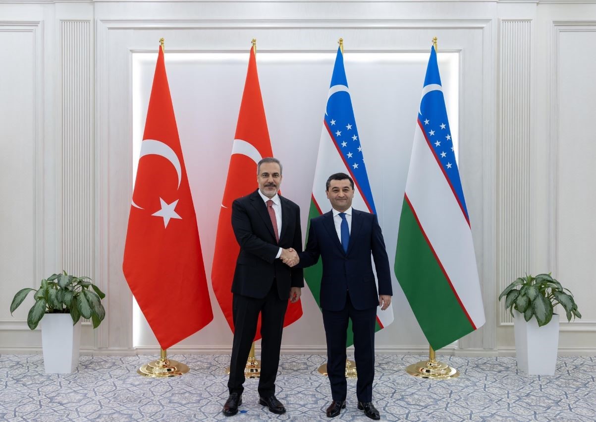 Dışişleri Bakanı Hakan Fidan, temaslarda bulunmak üzere geldiği Özbekistan’ın başkenti
