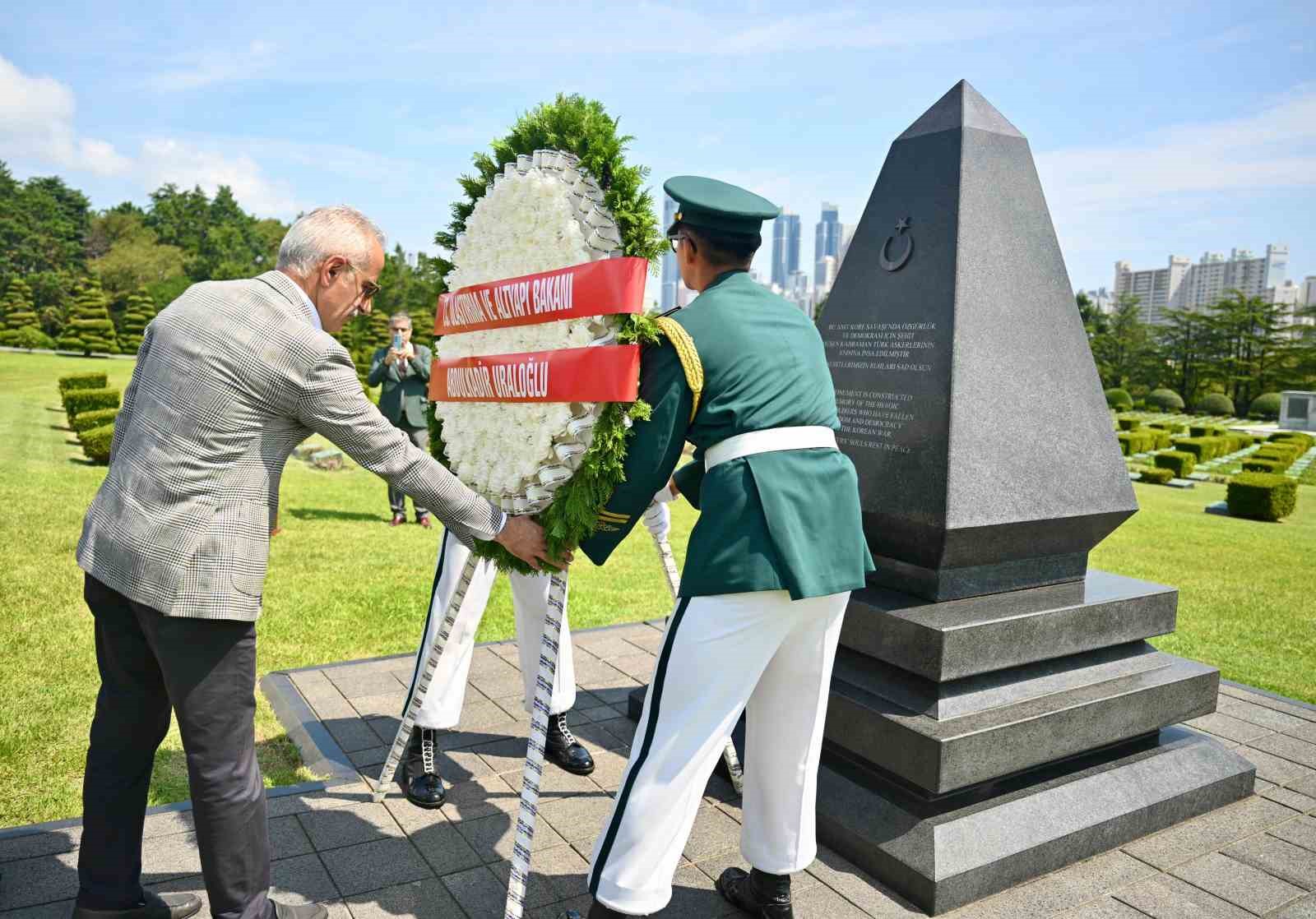 Ulaştırma ve Altyapı Bakanı Abdulkadir Uraloğlu, Güney Kore’nin Busan kentindeki