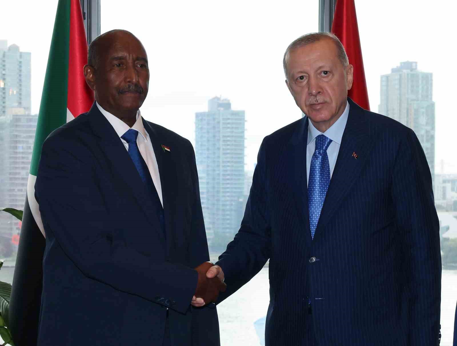 Cumhurbaşkanı Recep Tayyip Erdoğan, Sudan Egemenlik Konseyi Başkanı Abdülfettah Abdülrahman