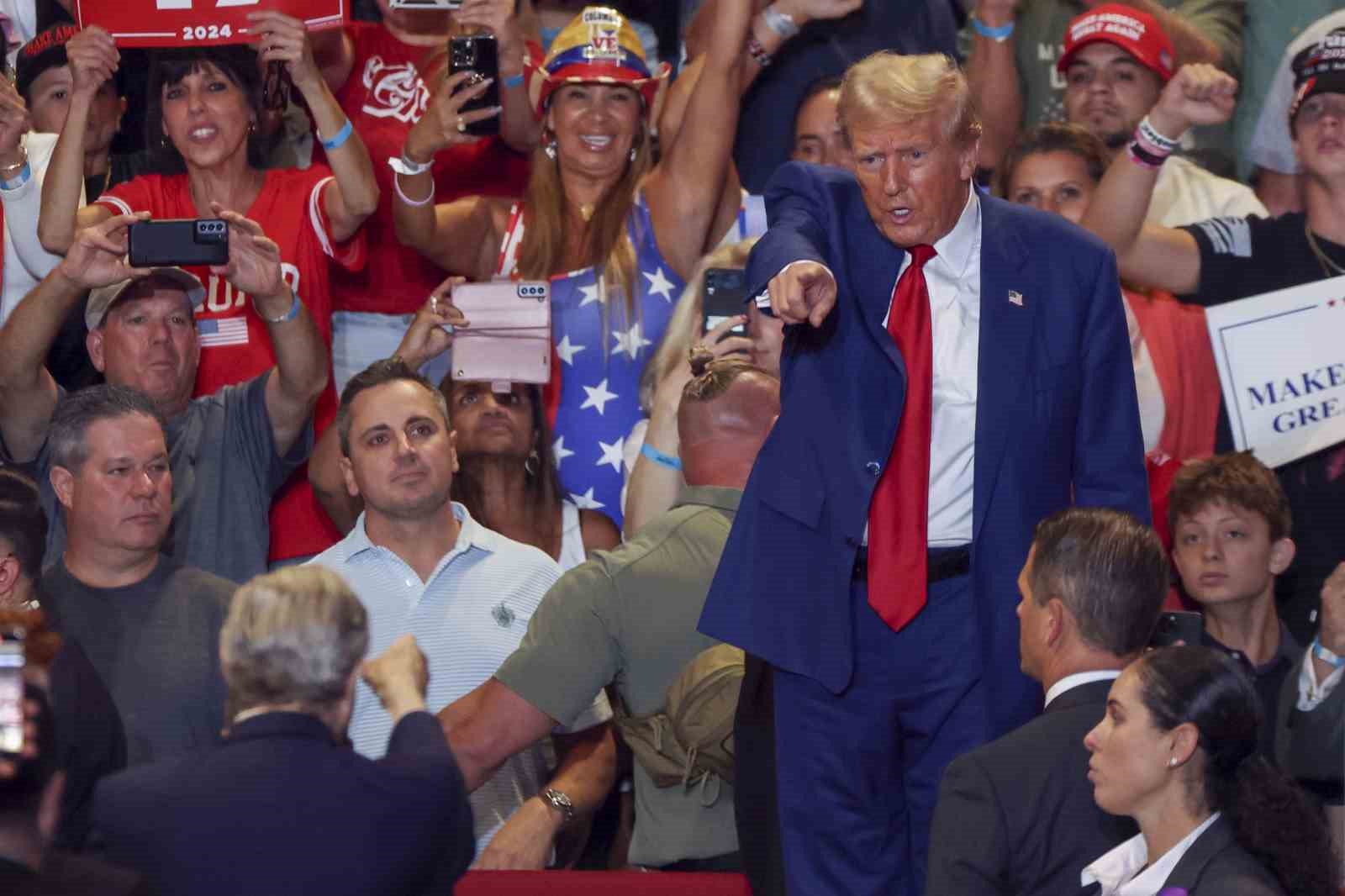 Cumhuriyetçi başkan adayı Donald Trump, ABD’nin Florida eyaletinde verdiği röportajda
