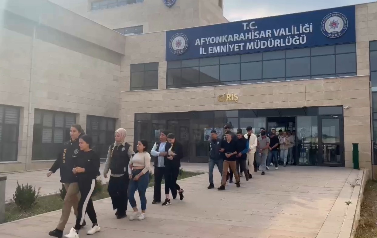 Afyonkarahisar’da polis son yılların en büyük dolandırıcılık operasyonlarından birine imza