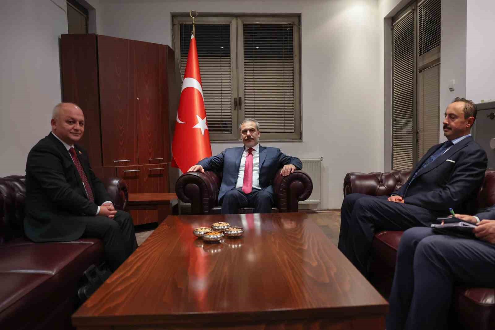 Dışişleri Bakanı Hakan Fidan, temaslarda bulunmak üzere geldiği Üsküp’te Kuzey
