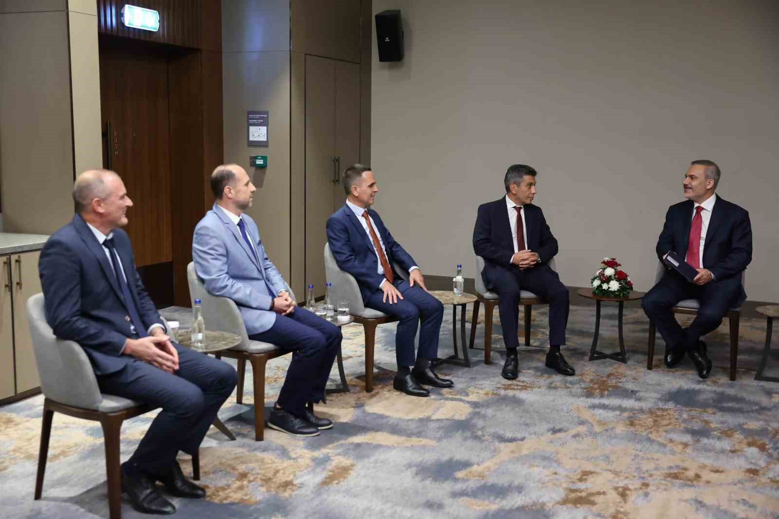Dışişleri Bakanı Hakan Fidan, temaslarda bulunmak üzere geldiği Kuzey Makedonya’da