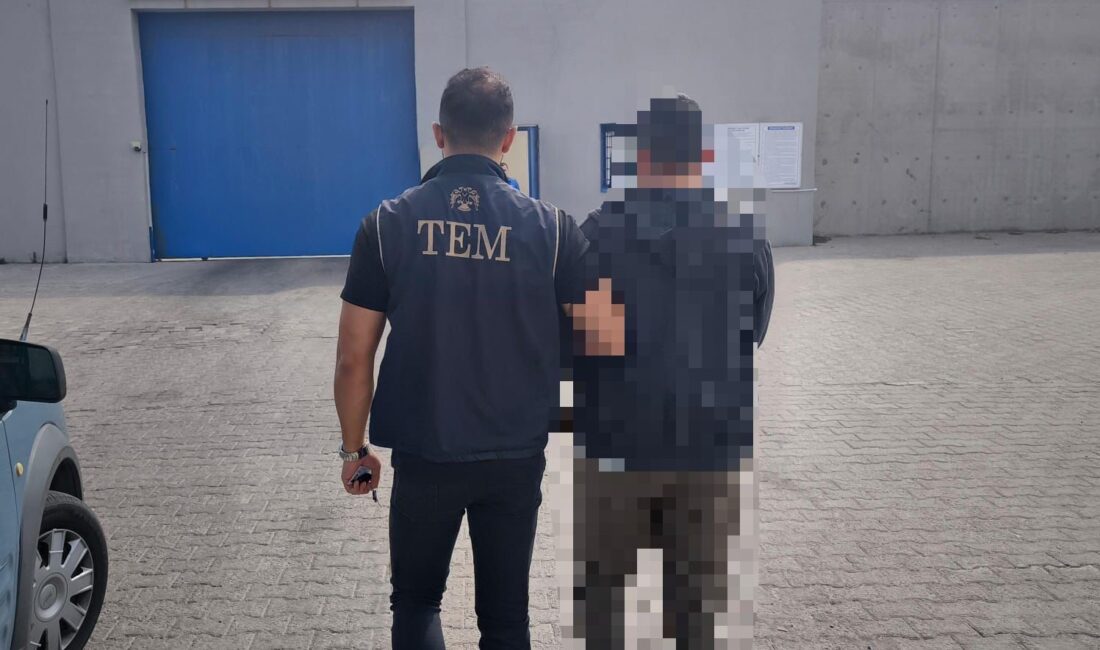 Afyonkarahisar’da polis tarafından gerçekleştirilen operasyonda FETÖ terör örgütünün sözde emniyet