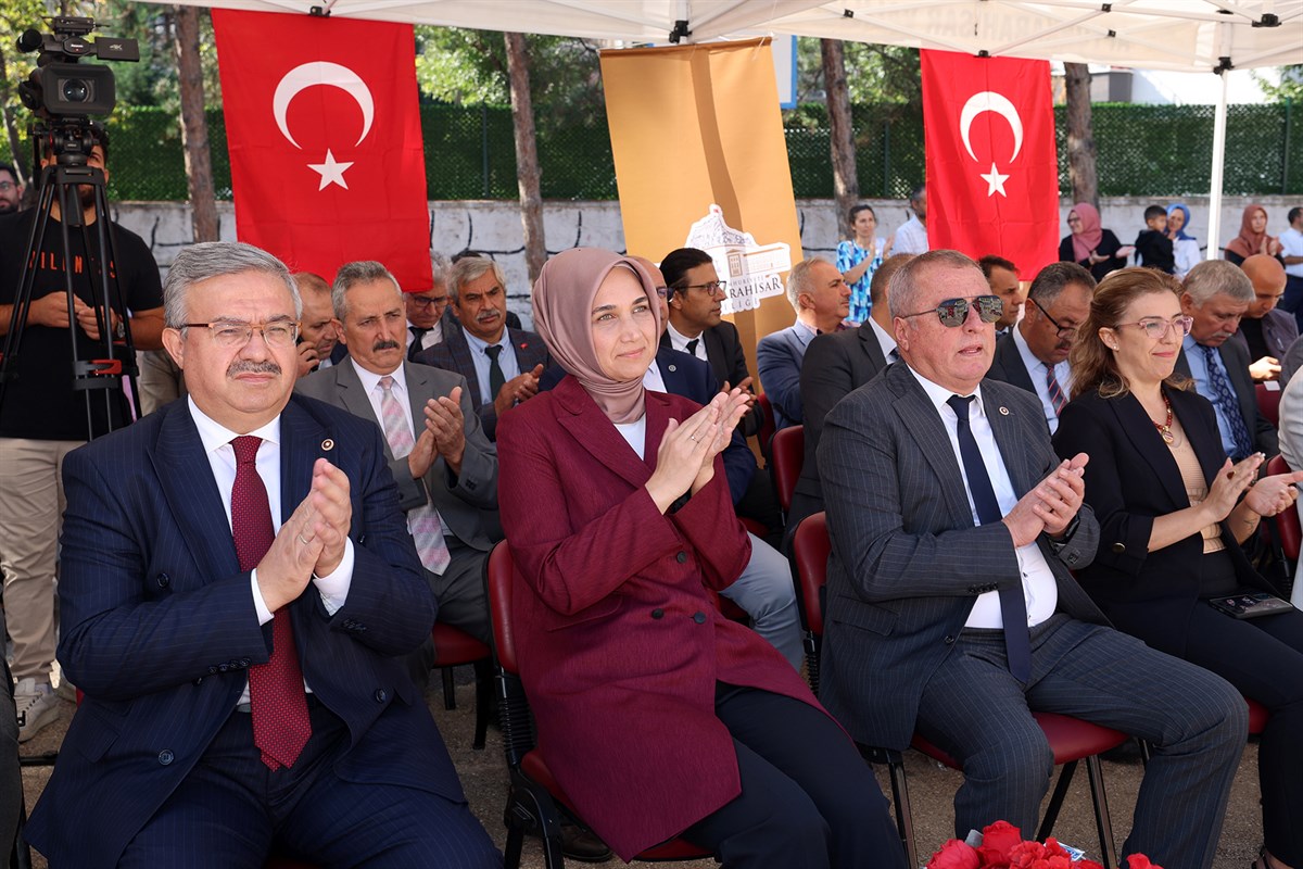 Yaz tatili sona erdi, öğrenci ve öğretmenler için ders zili
