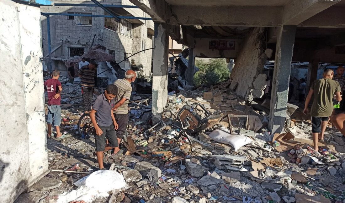 İsrail ordusunun Nuseyrat Mülteci Kampı’nda Birleşmiş Milletler Yakın Doğu’daki Filistinli