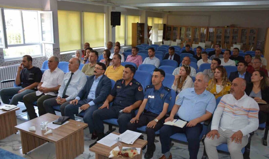 Afyonkarahisar Emirdağ Kaymakamı Yasin Akgül, geleceğin teminatı çocukların okul güvenliklerinin