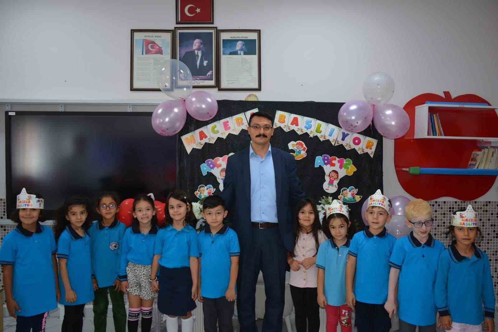 Afyonkarahisar Emirdağ Kaymakamı Yasin Akgül, 2024-2025 eğitim-öğretim yılının başlamasıyla birlikte