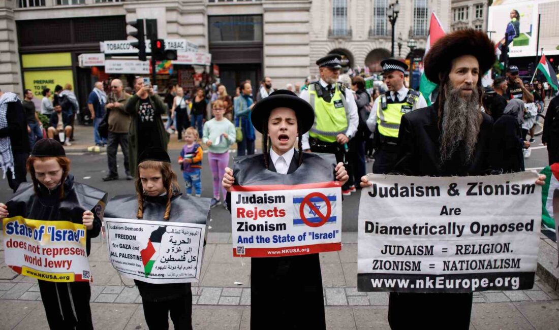 LONDRA’DA BİNLERCE KİŞİDEN TEK SLOGAN: “NEHİRDEN DENİZE FİLİSTİN ÖZGÜR OLACAK”