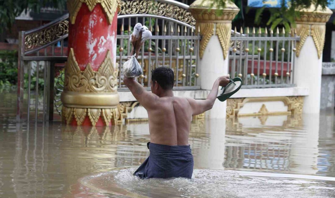 Myanmar’da etkili olan Yagi Tayfunu sonucu meydana gelen sel ve