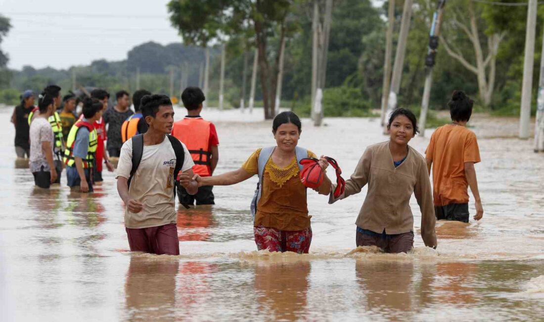 Myanmar’ın orta bölgelerinde etkili olan Yagi Tayfunu nedeniyle hayatını kaybedenlern
