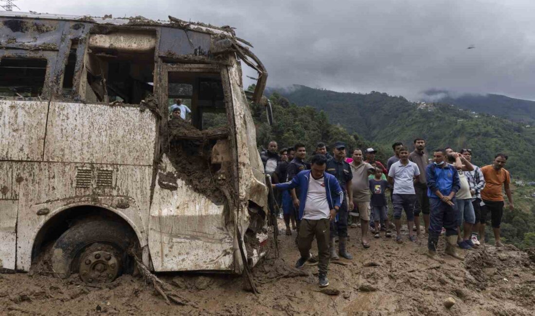 Nepal’de geçtiğimiz cuma gününden bu yana etkili olan şiddetli yağışların