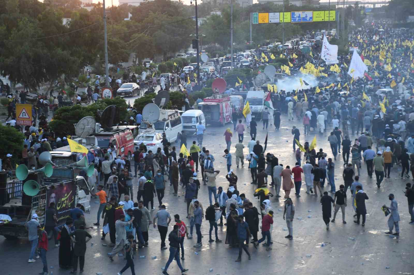 Pakistan’ın Karaçi kentinde Hizbullah lideri Hasan Nasrallah’ın İsrail tarafından öldürülmesini