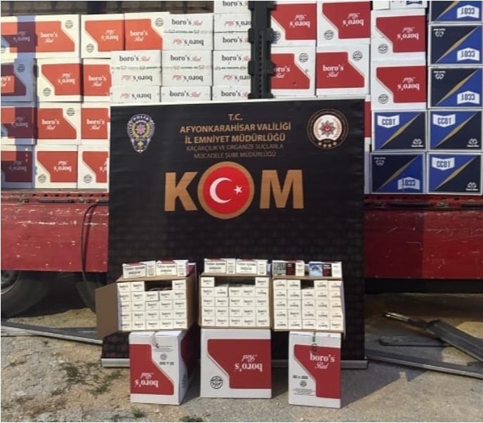 Afyonkarahisar’da polis tarafından şüphe üzerine durdurulan bir kamyonda yapılan aramadı