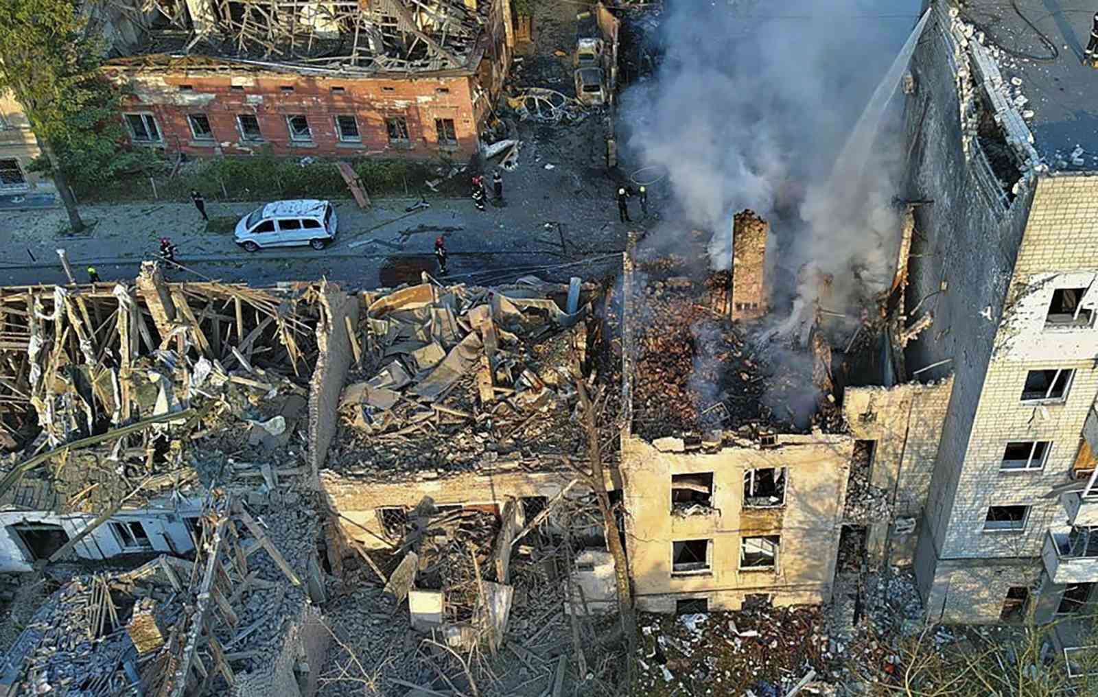 Rusya’nın Ukrayna’nın batısında Lviv kentine düzenlediği saldırıda 3’ü çocuk 7