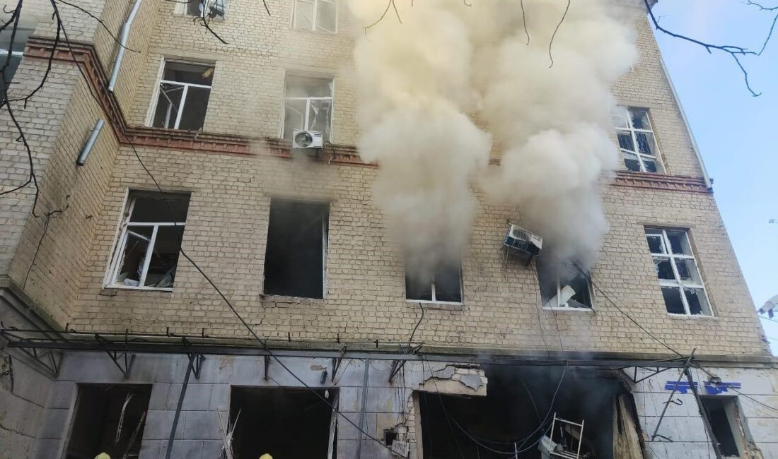 Rusya ordusu, sabah saatlerinde Ukrayna’nın kuzeydoğusundaki Sumi kentinde bulunan bir