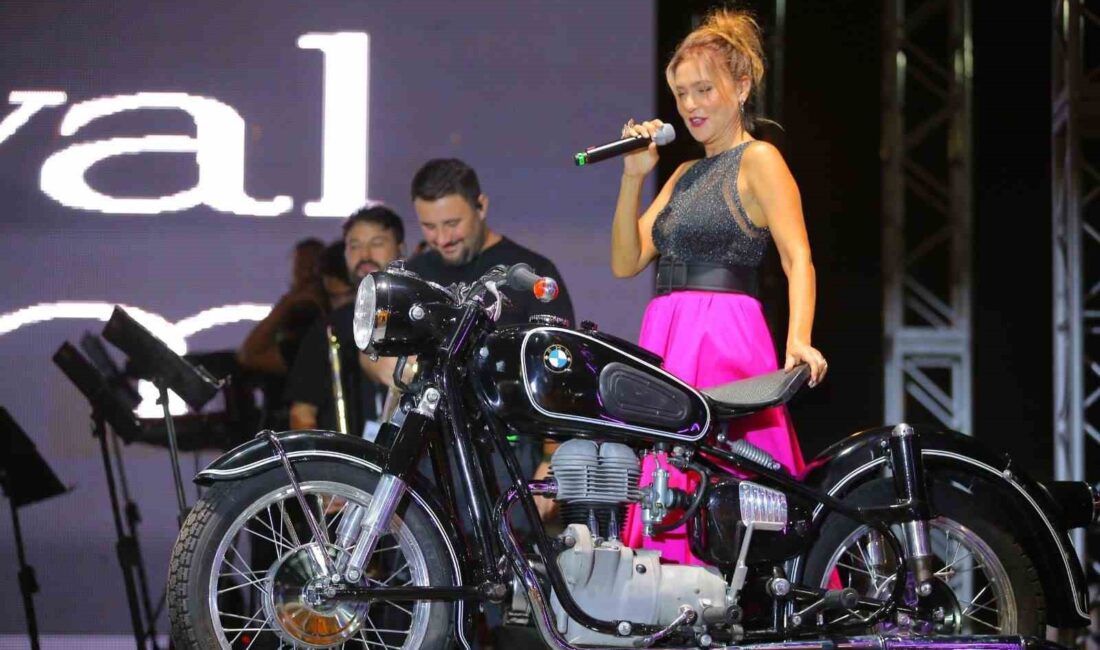 Şevval Sam, MotoFest Sahnesinde Motoruyla Fırtına Estirdi!
