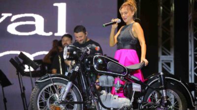 Şevval Sam, MotoFest Sahnesinde Motoruyla Fırtına Estirdi!
