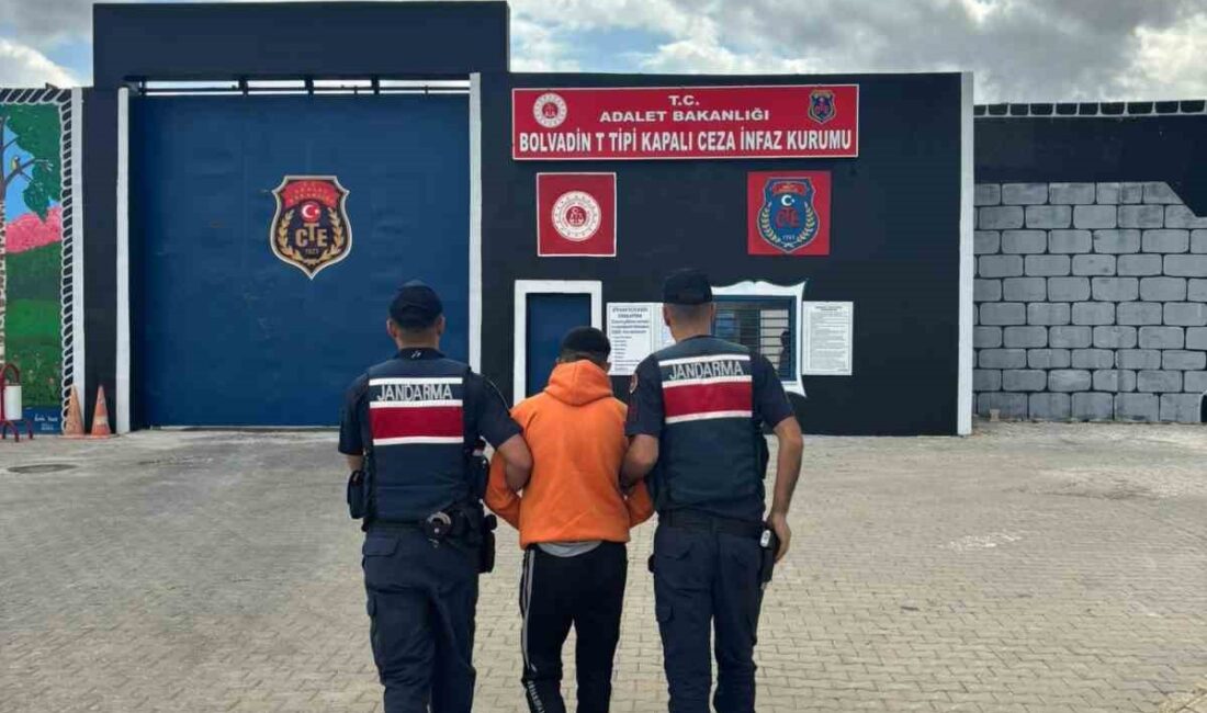 Afyonkarahisar’da silahlı tehdit ve hırsızlık suçundan aranan şahıs jandarma tarafından