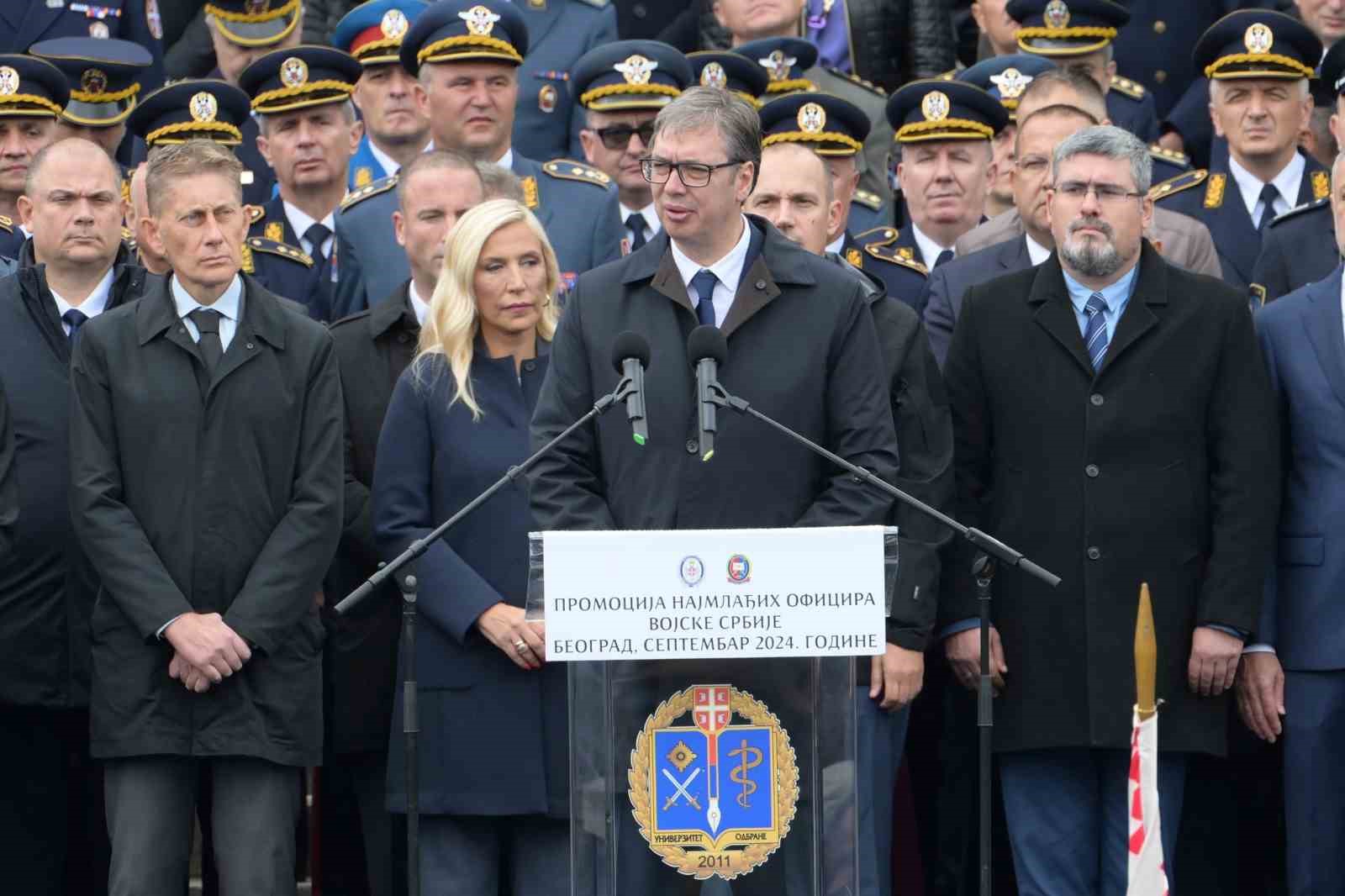 Sırbistan Cumhurbaşkanı Aleksandar Vucic, Cumhurbaşkanı ve Sırbistan Ordusu Başkomutanı sıfatıyla
